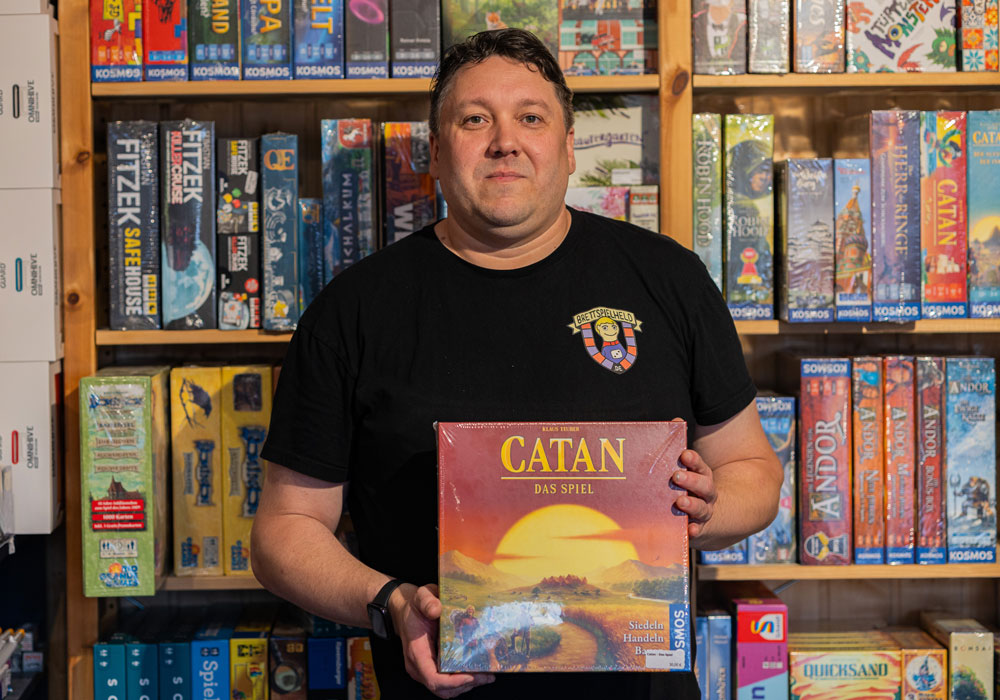Die Siedler von Catan ist von Alex, Inhaber vom Brettspielheld, das Lieblingsspiel und sein "All Time Favorite"